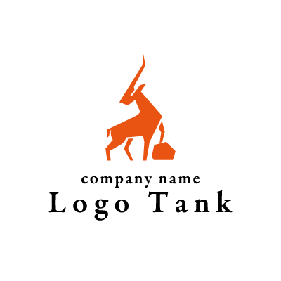 頂点に君臨する動物のロゴ