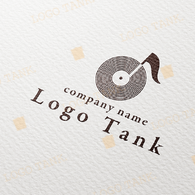 レコードと音符を組み合わせたロゴ