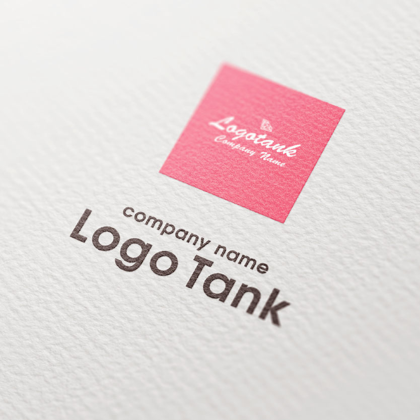 ピンク背景とダイヤモンドのロゴデザイン