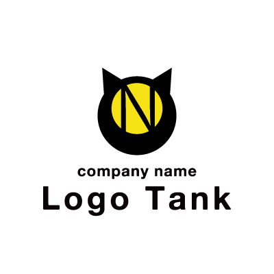 黒猫と「N」のロゴマーク