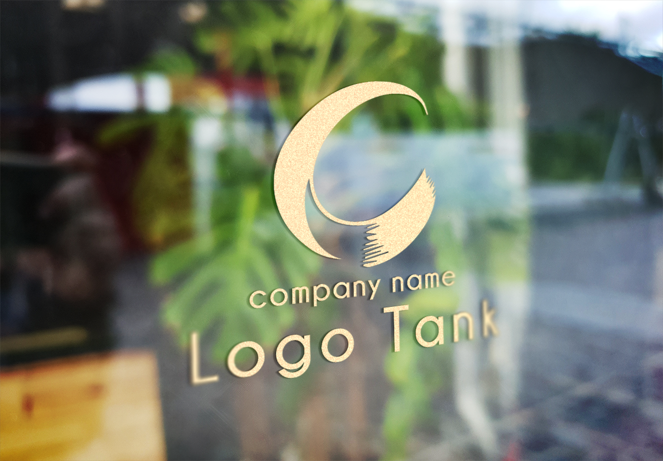 ショーウィンドウにカッティングシート施工したイメージ | 筆文字で「C」を描いたロゴ