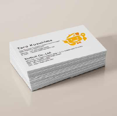 名刺・ショップカード作成 | キッチングッズが集まって笑顔になる擬人的なロゴ