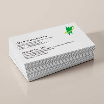 名刺・ショップカード 作成 | 緑の人型と輪のロゴ