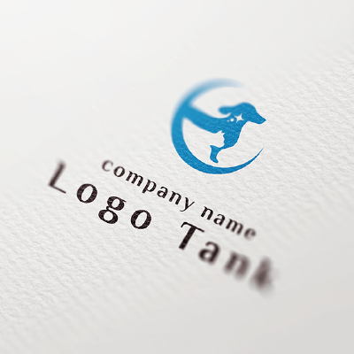 犬と猫・月のシルエットをモチーフにしたロゴ