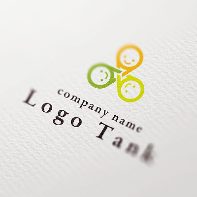 人と人が手を取り合うイメージのロゴ