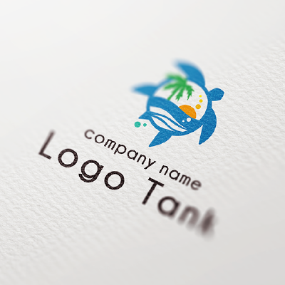 海ガメ・ヤシの木・水平線に沈む夕陽をイメージしたロゴ