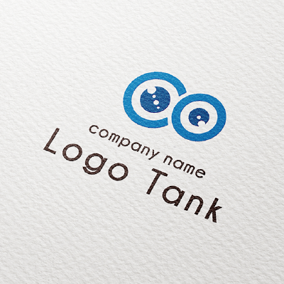 レンズを模した「C」と「O」のロゴ