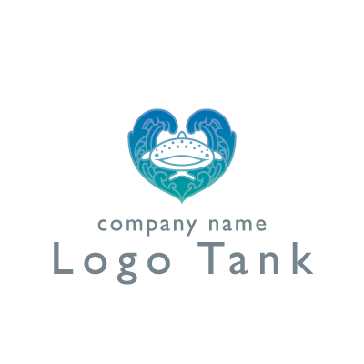 ハートの波に乗ったジンベイザメ