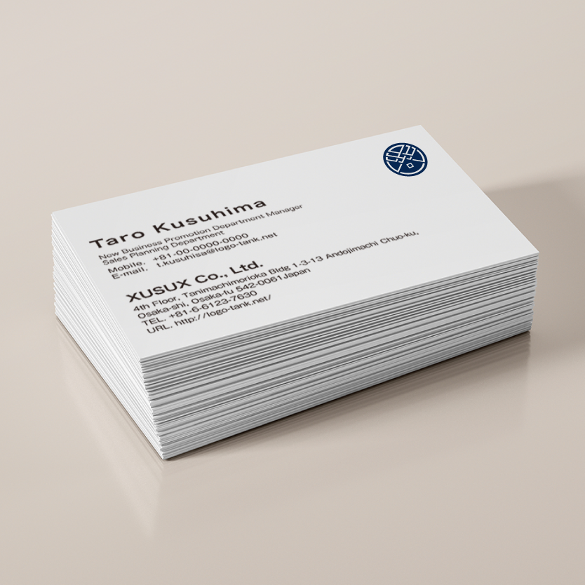 家がモチーフの発展、成長を表現した家紋風ロゴ