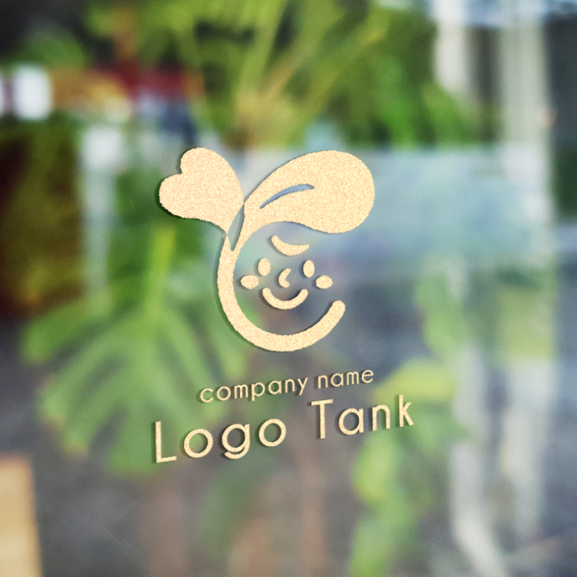 新芽、誕生、子供の笑顔をイメージしたロゴマーク 新芽 / 子供 / child / 保育園 / 幼稚園 / 笑顔 / スマイル / smile / 緑 / green / オレンジ / orange / ナチュラル / natural / 双葉 / 誕生 / 希望 / ハート / heart / あたたかい / 心 / ぬくもり / 親しみやすい / 可愛い / やわらかい /,ロゴタンク,ロゴ,ロゴマーク,作成,制作