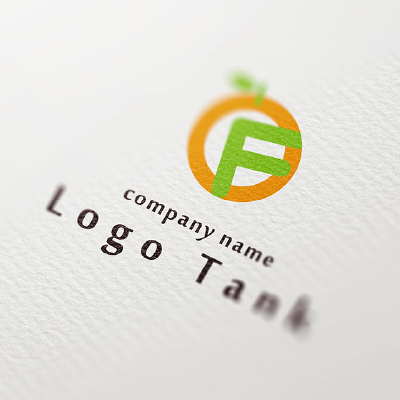 アルファベットのFと果実をイメージしたロゴ