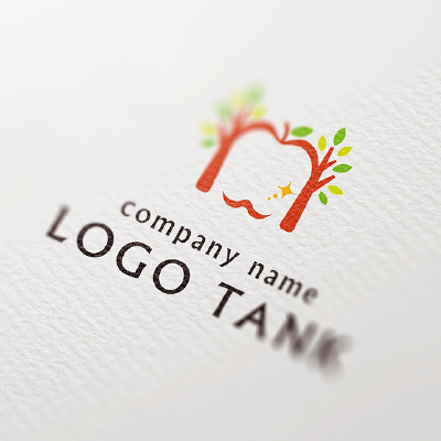 木立とりんごをモチーフにしたロゴ