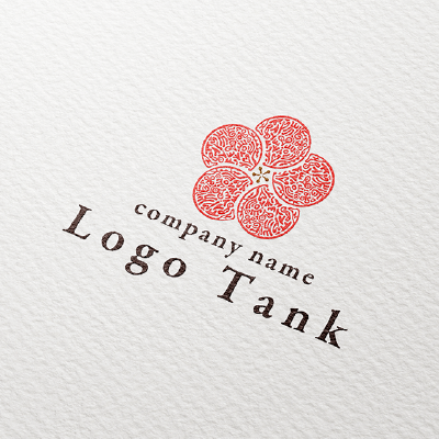 不思議な模様の梅の花のロゴ