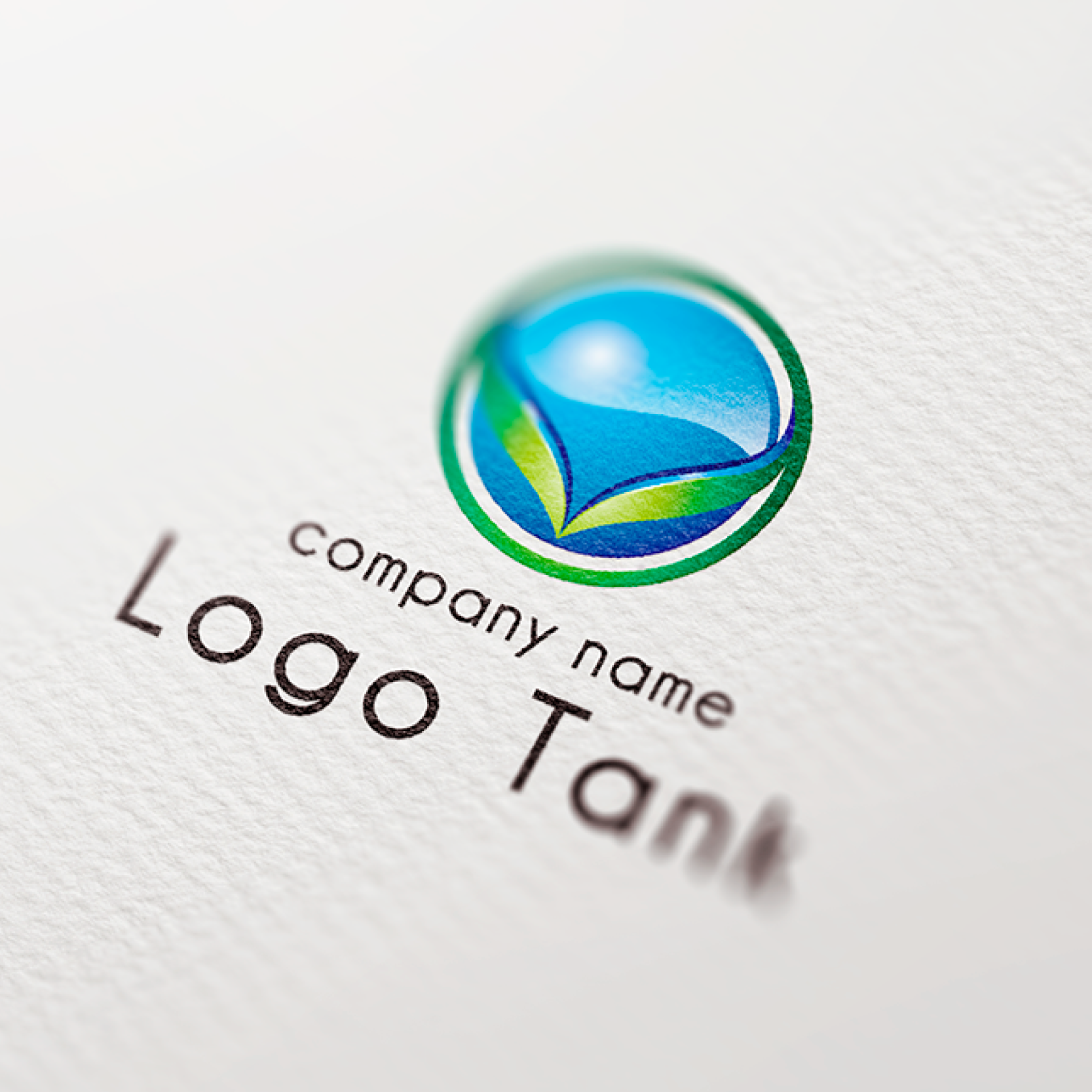 球体、エコ、循環をモチーフにした立体的なロゴ