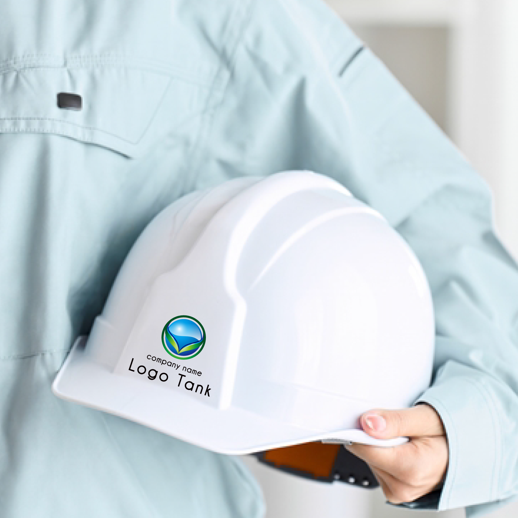 ヘルメット、ステッカー 作成 | 球体、エコ、循環をモチーフにした立体的なロゴ