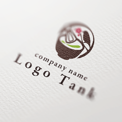 アルファベットのOと抹茶、梅の花と小鳥をイメージしたロゴ