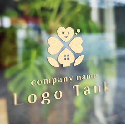 カッティングシート作成 | 四つ葉と笑顔、ホームをイメージしたロゴ