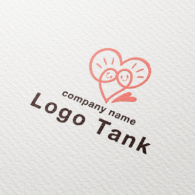 ハートベースのカップルのロゴ