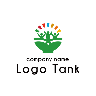 器の形をモチーフにした緑の大地と子供達のロゴ