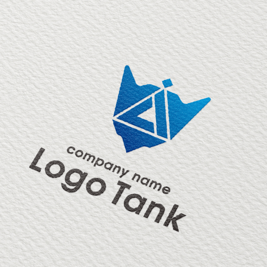 A×王冠モチーフロゴ