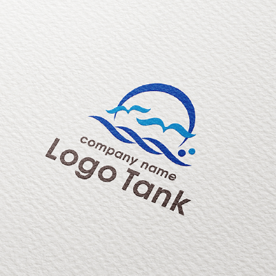 カモメと波のロゴ