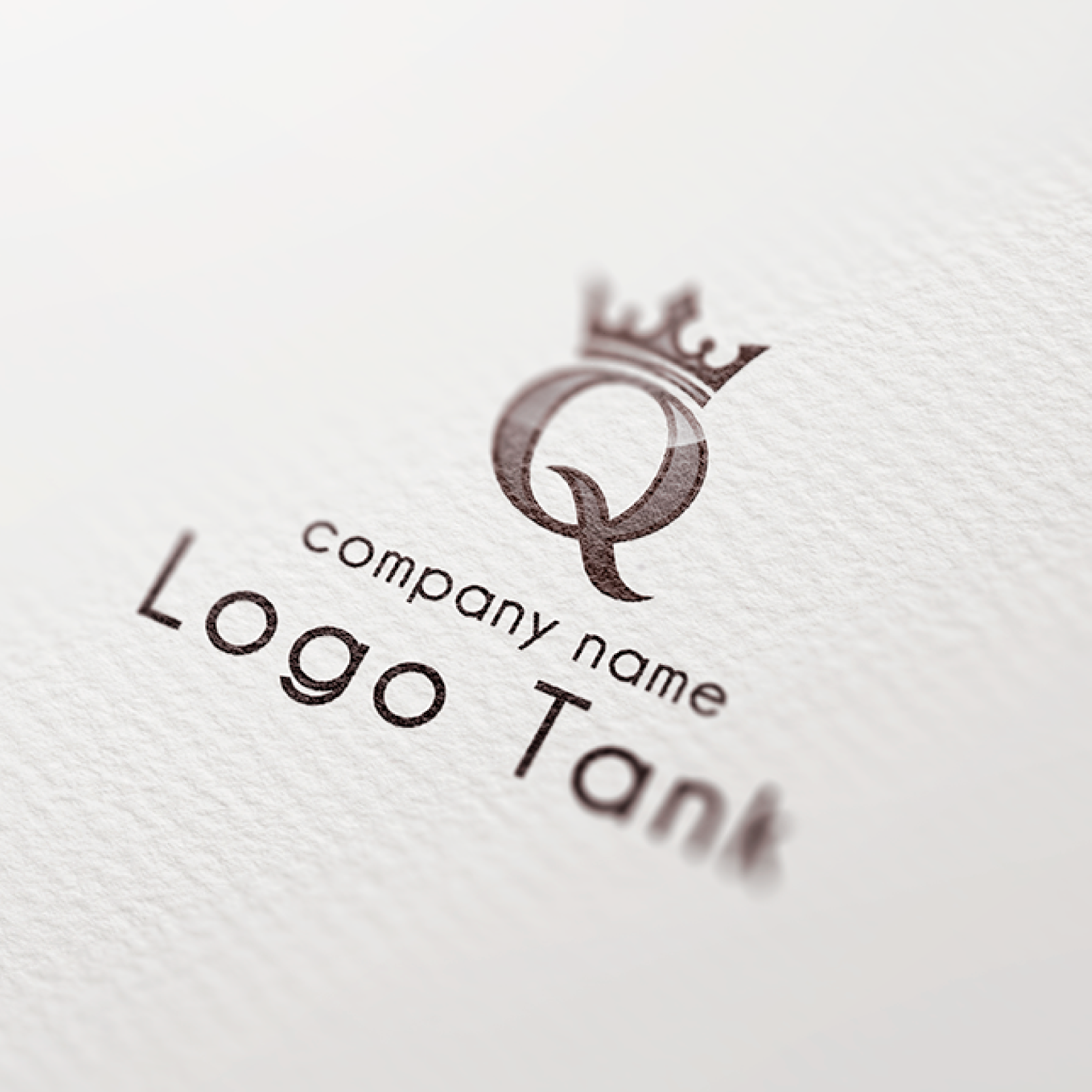 王冠+Qをモチーフにした高級感のあるロゴ