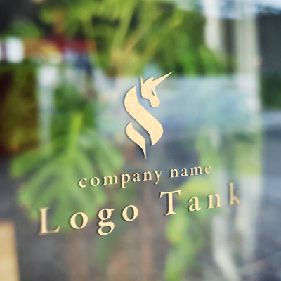 しなやかな「S」に宿る、ユニコーンの気配。 ミニマル / イニシャル / S / アルファベット / ユニコーン / 知性 / 信頼 / 成長 / 洗練 / 未来志向 / しなやかさ / 本質 / 先進性 / 金融 / ベンチャー / IT / 可能性 / 飛躍 / 誠実 / 信用力 /,ロゴタンク,ロゴ,ロゴマーク,作成,制作