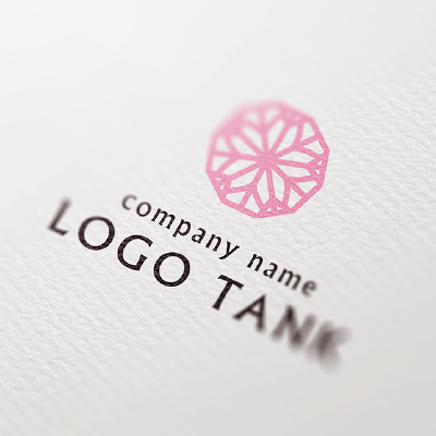 家紋風の桜をモチーフにしたロゴ