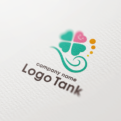 温かく優しい風に乗る四つ葉