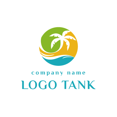 ヤシの木とビーチイメージのロゴ