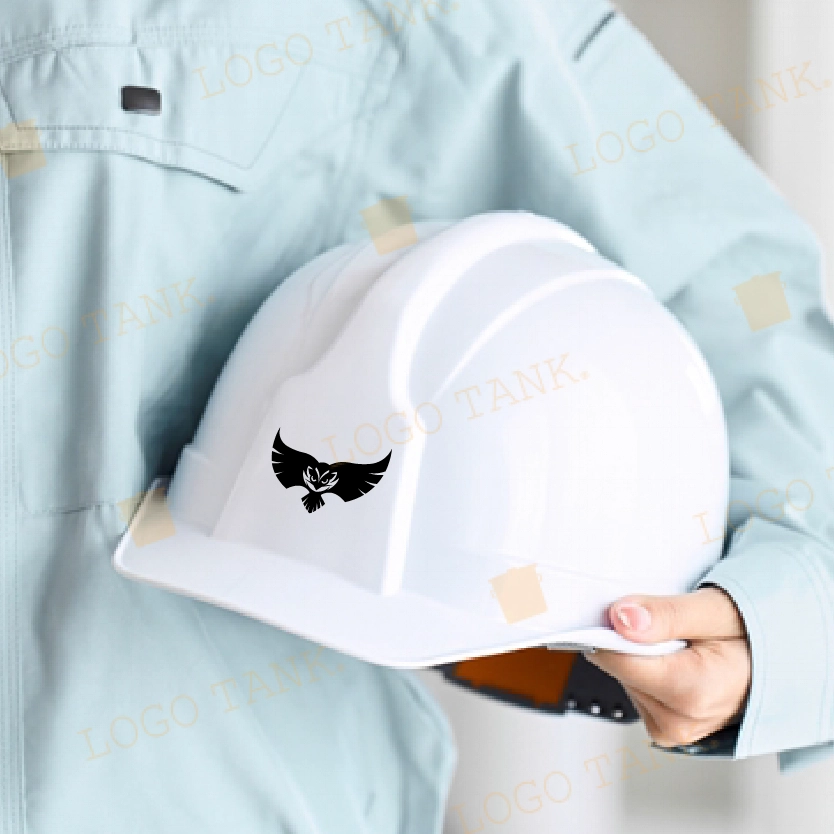 羽を広げた猛禽のロゴ 鷹 / 羽 / 鷲 / 冒険 / フクロウ / 教育 / スポーツ / 運送業 / シンプル / モダン / クール / 黒 /,ロゴタンク,ロゴ,ロゴマーク,作成,制作